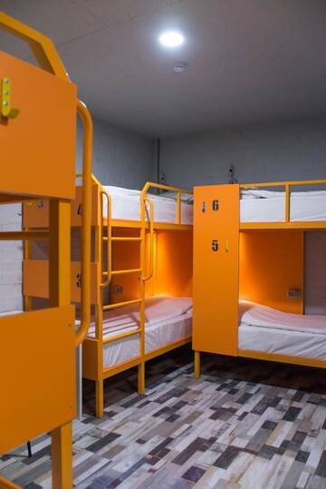 Кровать в общем 6-местном номере в  City Hostel Shymkent